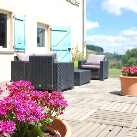 Resort Centre Familial De Les Sylvageois Les Sauvages (Rhone)