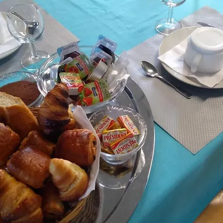 Centre Familial De Les Sylvageois * Les Sauvages (Rhone)
